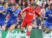 开云足球直播-赛道上的逆袭，塞恩斯高光时刻，红牛二队鏖战雷诺车队