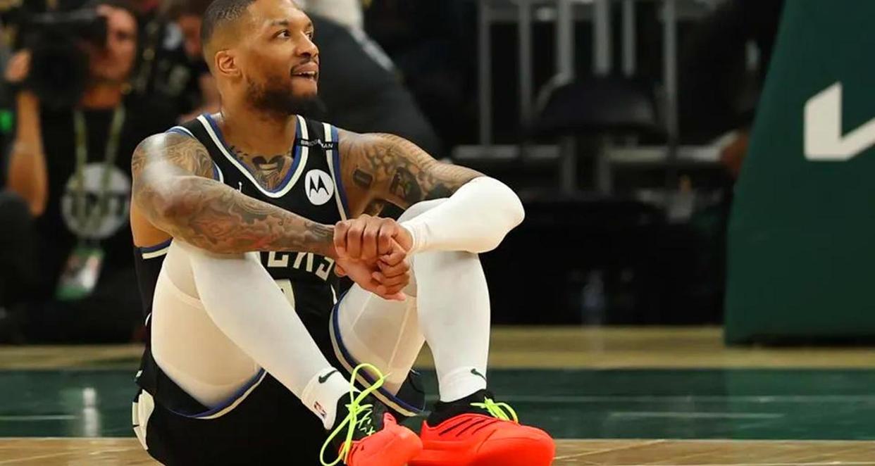 包含雄鹿B队血洗湖人,利拉德绝境逆转的词条 包含雄鹿B队血洗湖人,利拉德绝境逆转的词条