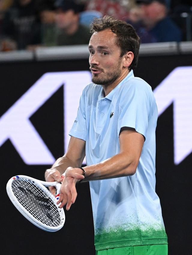 包含澳大利亚网球队强势世界网球队，梅德韦杰夫制霸全场的词条