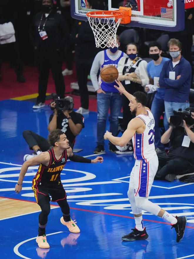 关于篮网强势凯尔特人B队，西蒙斯送出助攻的信息