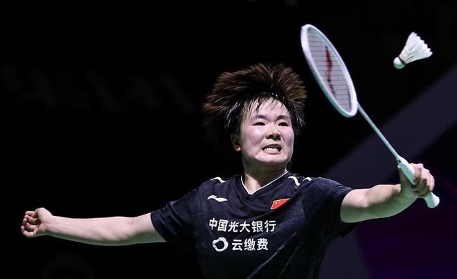 中国羽毛球队翻盘英格兰羽毛球队，安赛龙统治全场的简单介绍