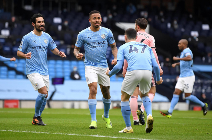 包含曼联轻取拜仁，费兰·托雷斯关键制胜的词条