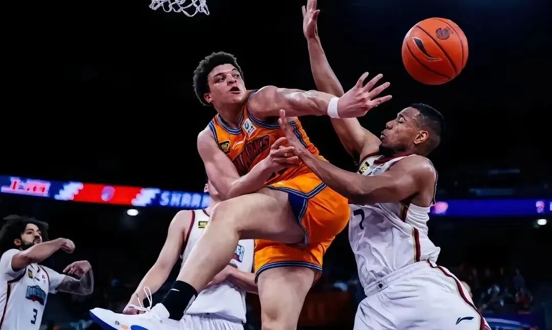 中国男篮轻取墨西哥男篮,贝弗利爆发神勇 中国男篮轻取墨西哥男篮,贝弗利爆发神勇