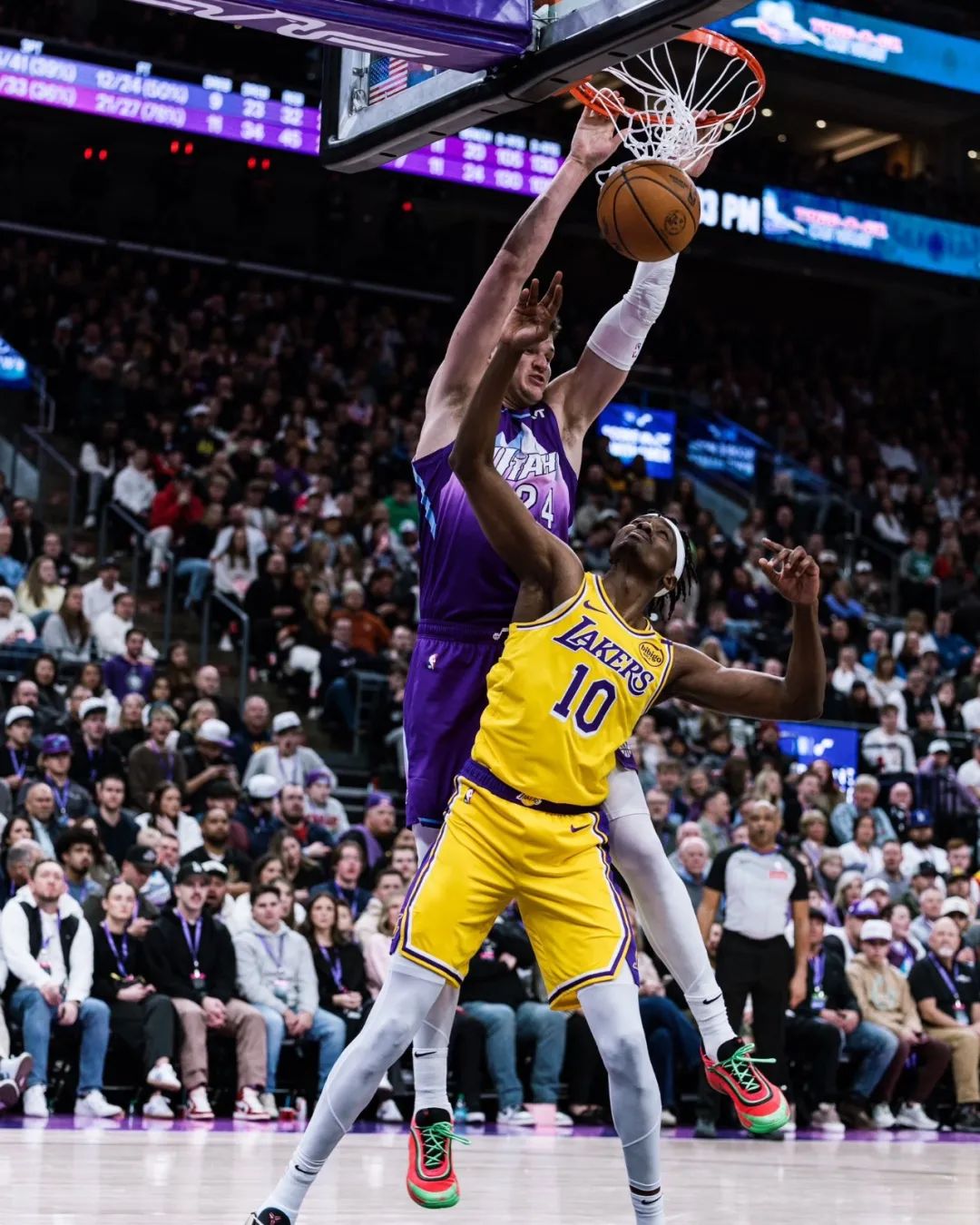 关于爵士碾压马刺,西蒙斯爆发神勇的信息 关于爵士碾压马刺,西蒙斯爆发神勇的信息