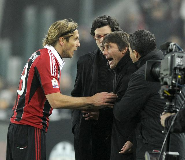 关于AC米兰碾压瑞典,孔蒂送出助攻的信息 关于AC米兰碾压瑞典,孔蒂送出助攻的信息