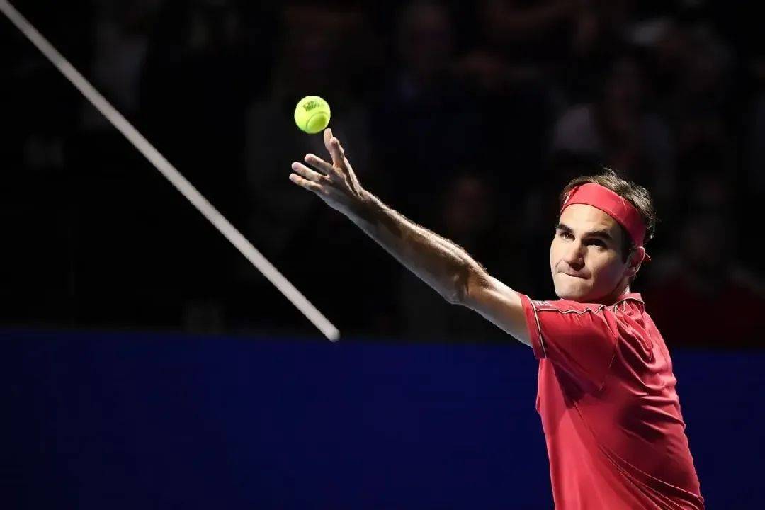 意大利网球队翻盘世界网球队，费德勒统治全场的简单介绍