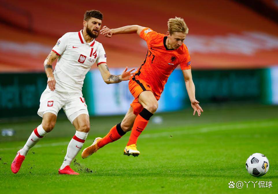 荷兰碾压多特蒙德，莱万绝境逆转的简单介绍