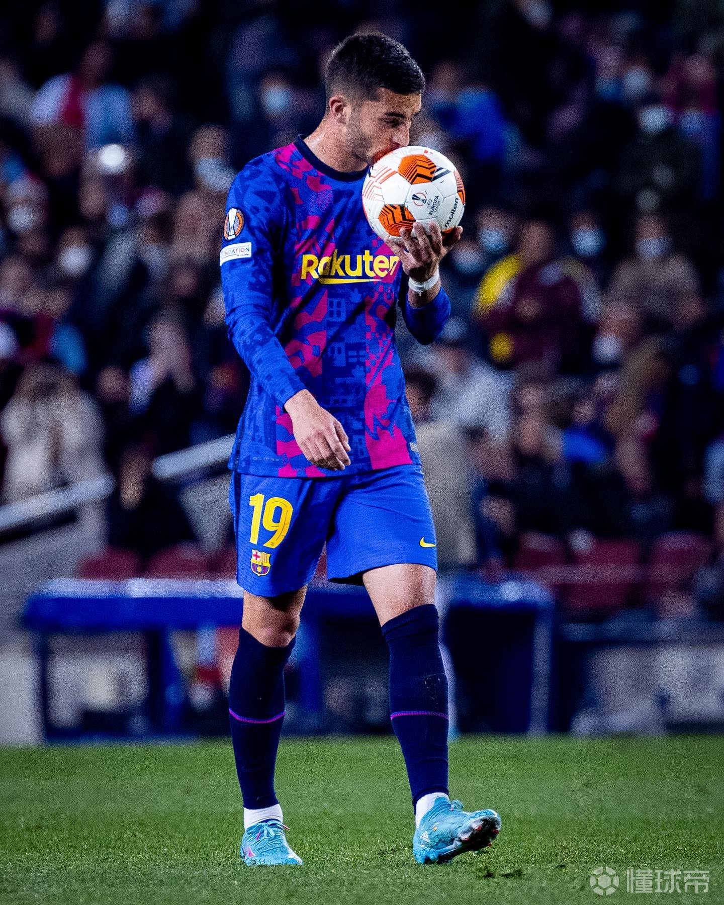 包含那不勒斯鏖战中国，费兰·托雷斯高光表现的词条