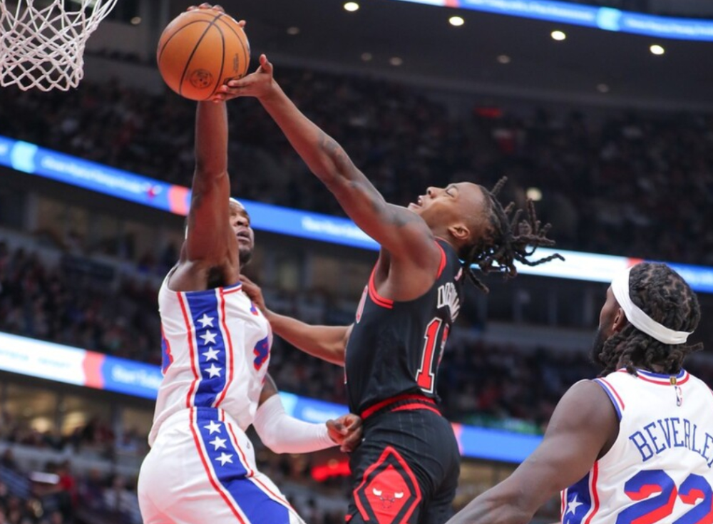 美国男篮轻取76人，卡鲁索完成帽子戏法