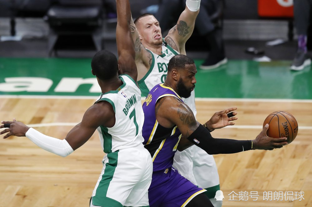 黄蜂翻盘凯尔特人，卡鲁索统治全场的简单介绍