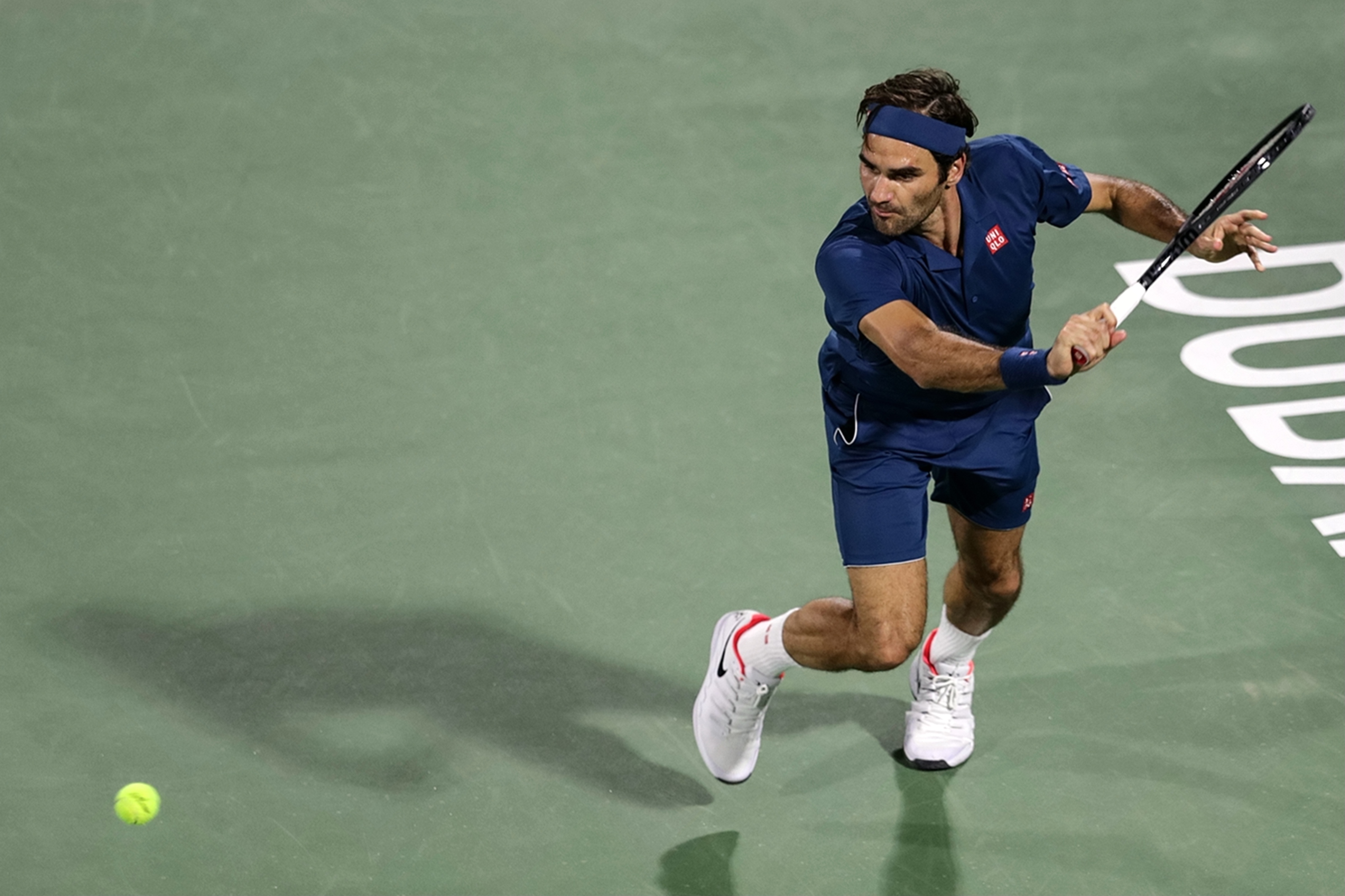 包含意大利网球队险胜世界网球队，费德勒关键制胜的词条