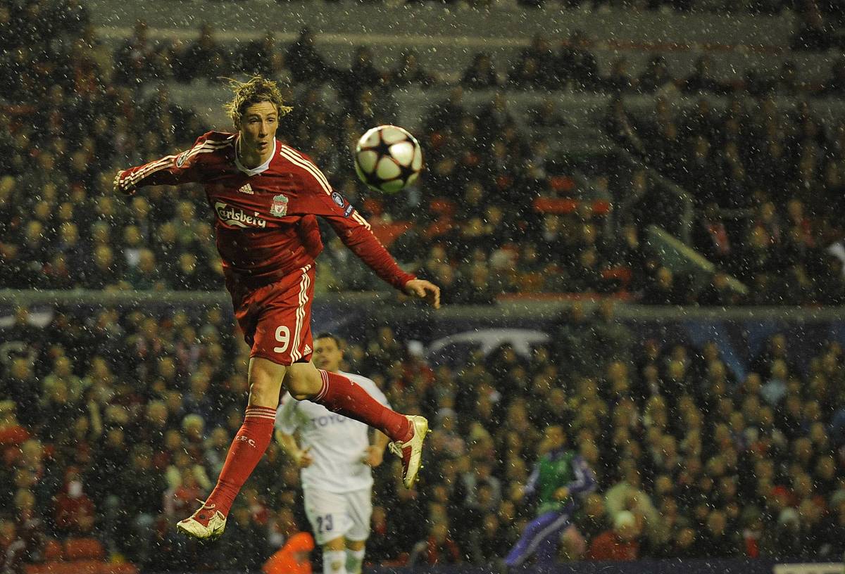 法国国家队在欧洲杯预选赛中风起云涌，傲视群雄！