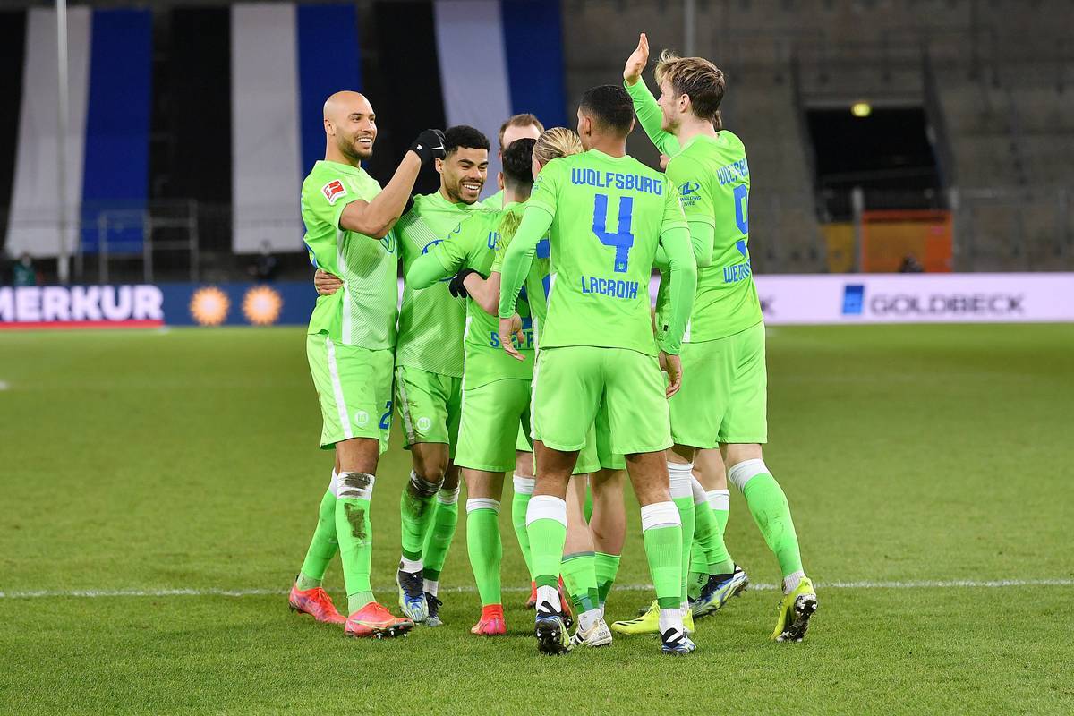 斯图加特连败下课传言四起,主教练现寻新希望 斯图加特连败下课传言四起,主教练现寻新希望