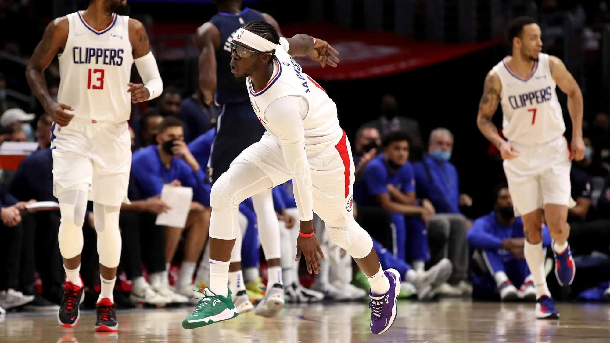 快船逆转独行侠,雷吉气势如虹 快船逆转独行侠,雷吉气势如虹