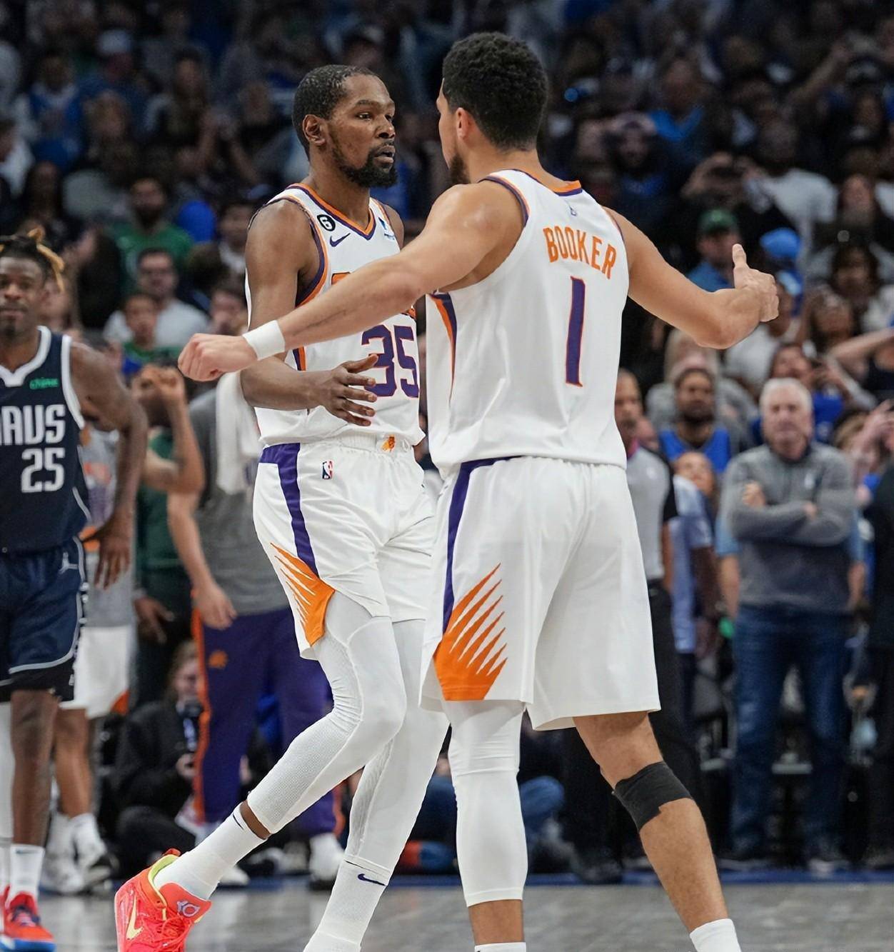 关于热血对决!球场上的激烈交锋的信息 关于热血对决!球场上的激烈交锋的信息