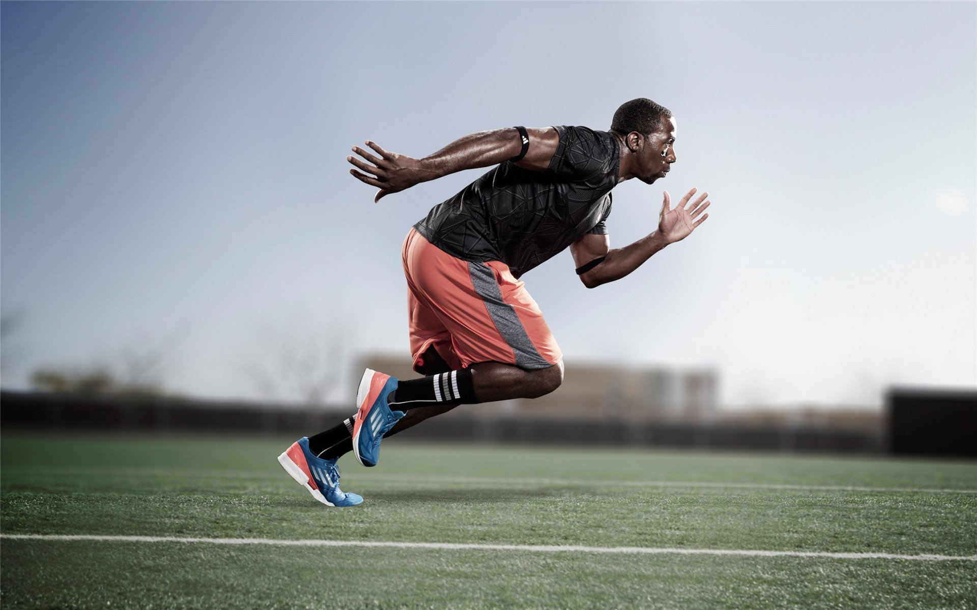 那不勒斯踏平圣西罗，厄德高闪耀北伦敦—双线争冠夜的冰与火之歌